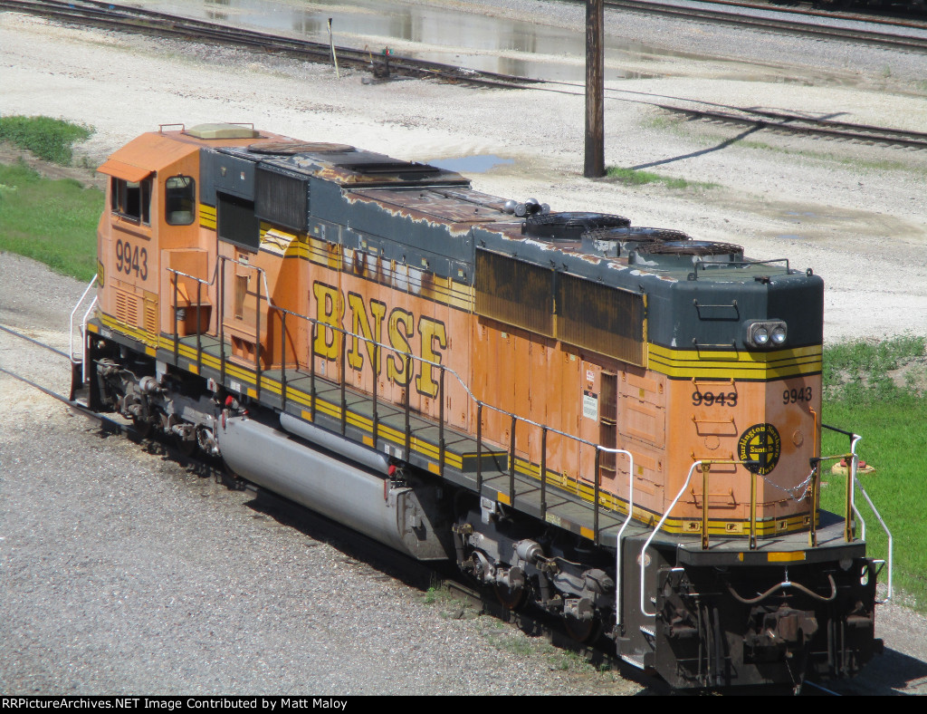 BNSF 9943